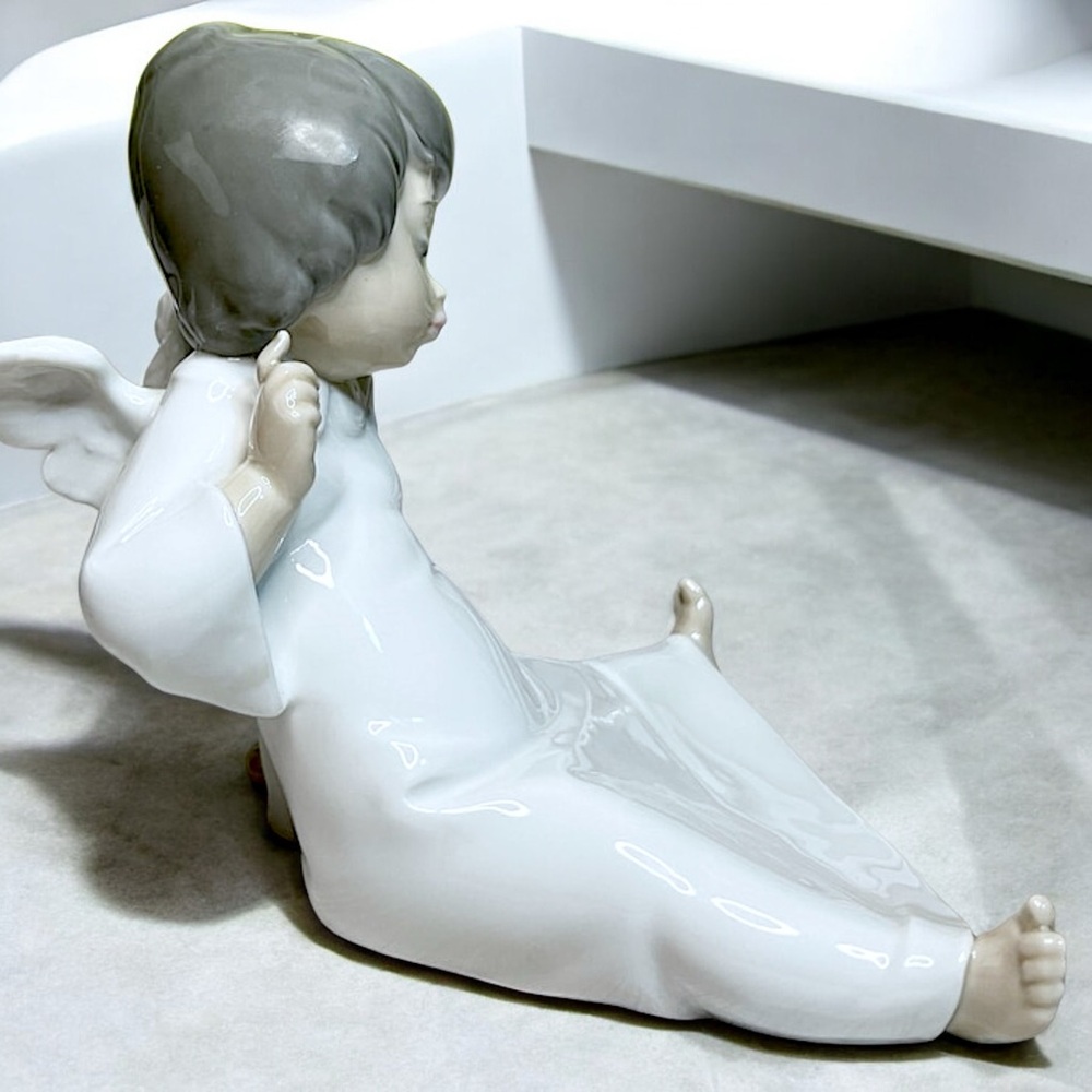 Retired Lladró Cherub Wondering Angel #4962 - Picture 11 of 16